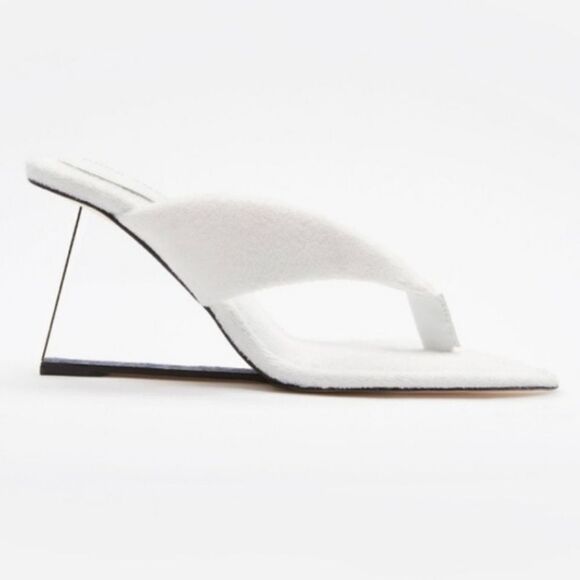 Good American Wedge White Terry Sandals - Picture 6 of 13